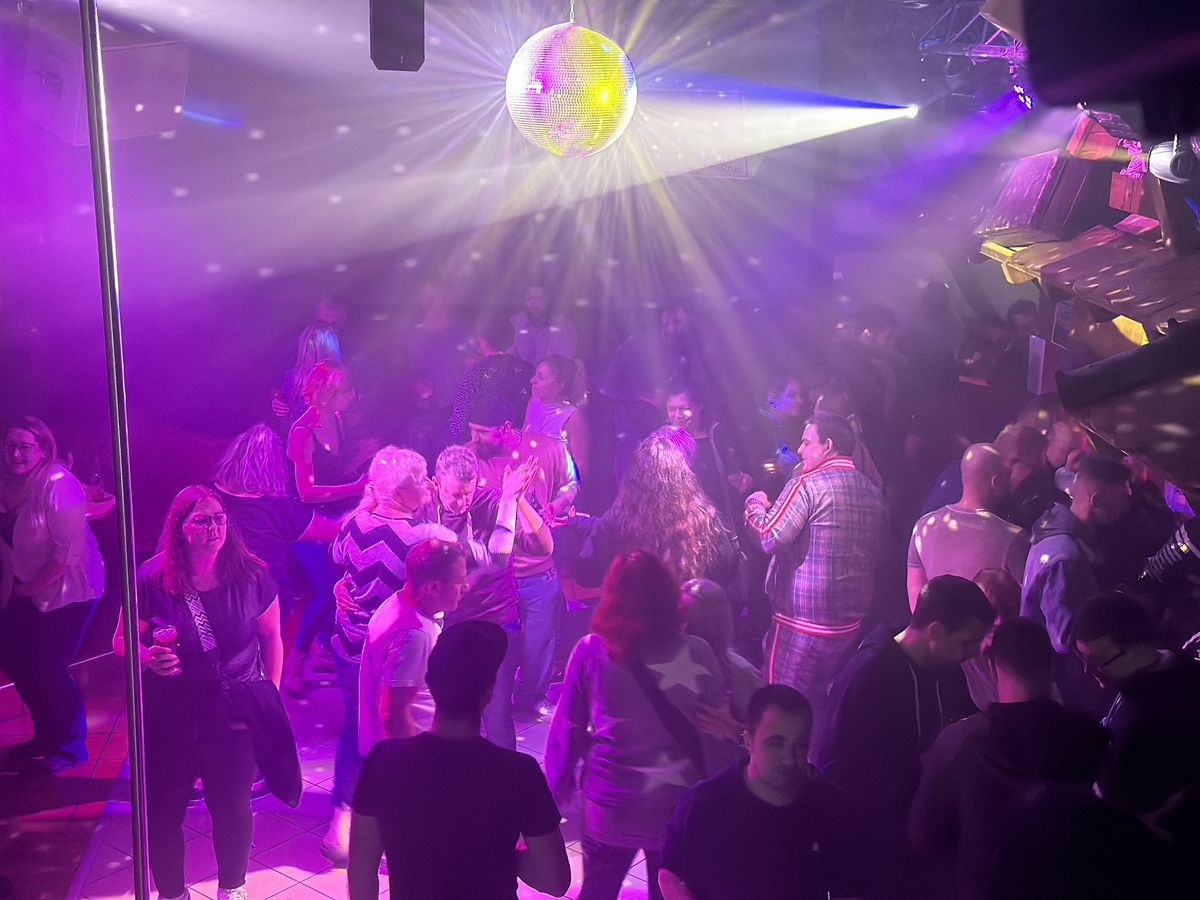 Party unter der Discokugel